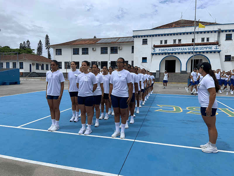 EAMSC inicia adaptação da primeira turma de mulheres aprendizes marinheiras