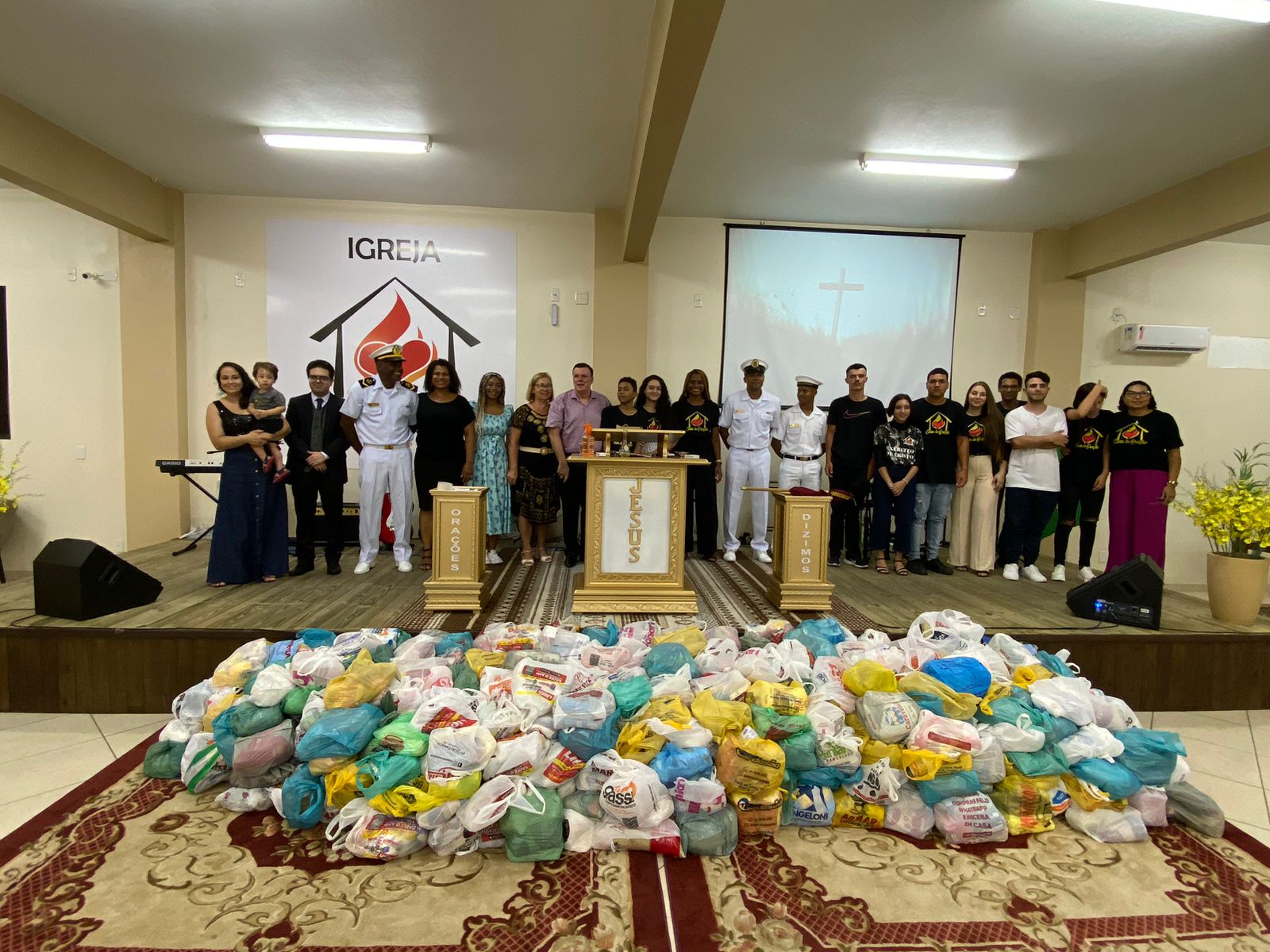 Marinha Arrecada Kg De Alimentos E Doa Igreja Casa De Ora O