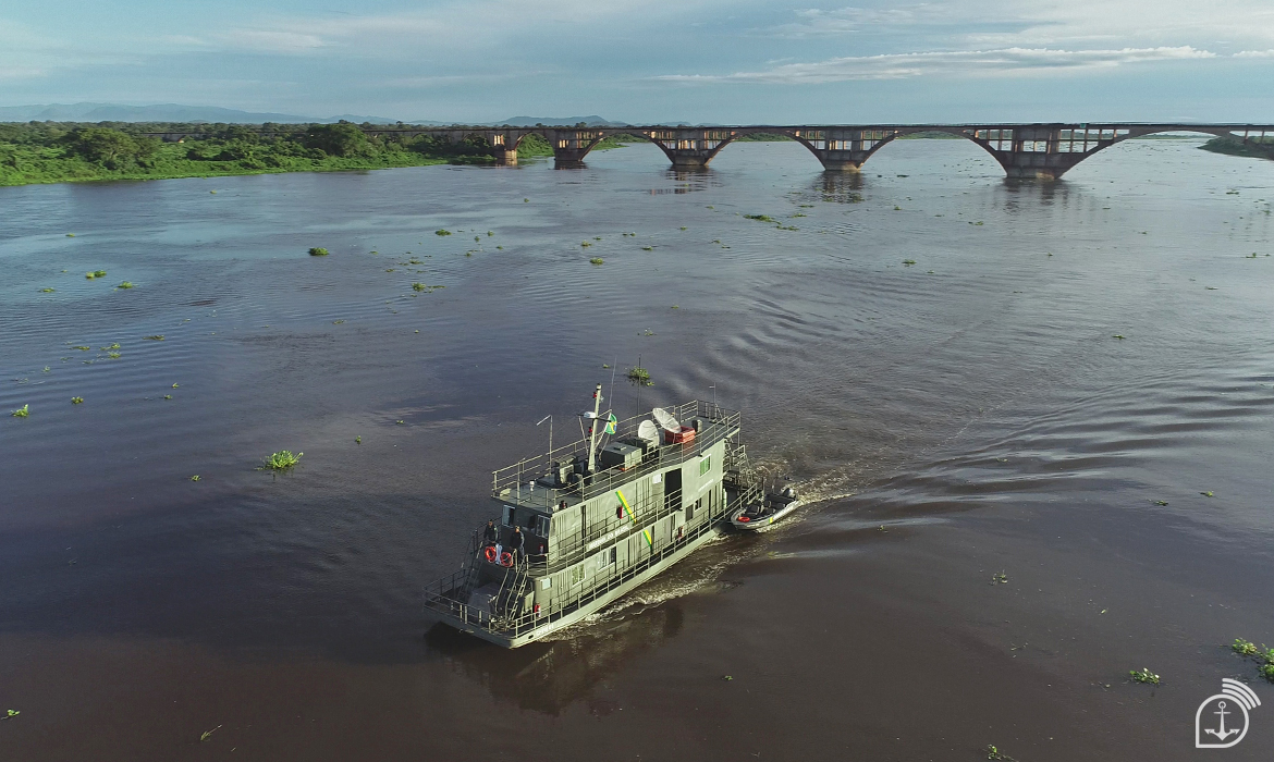 Navio Esperan A Do Pantanal Promove A O C Vico Social E Ensino