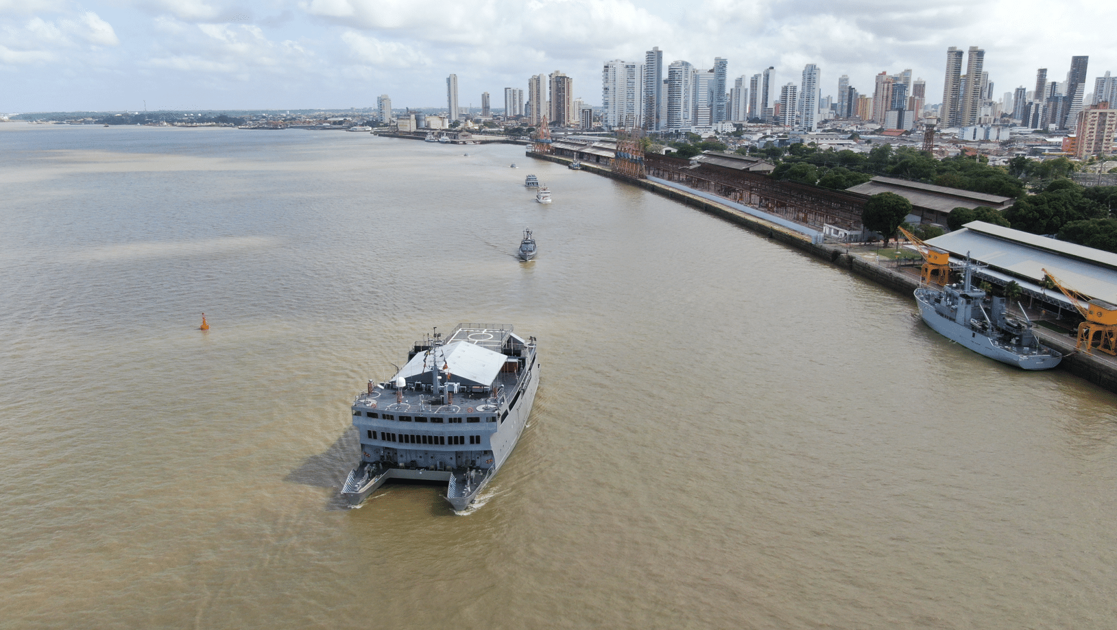 Navios Da Marinha Atraem Grande P Blico Em Bel M Durante Eventos