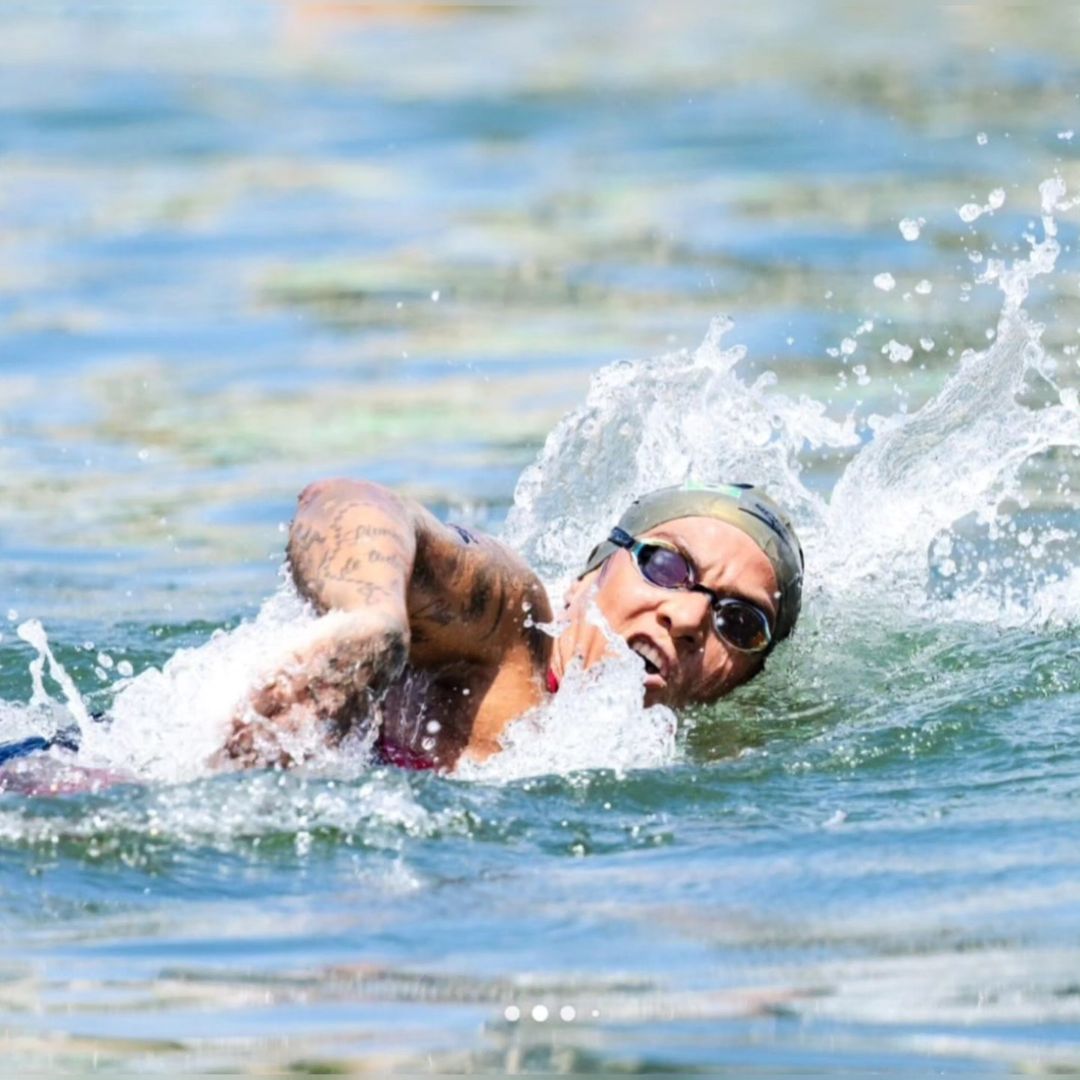 Superação e Glória nas Ondas Sargento Ana Marcela Cunha Conquista o