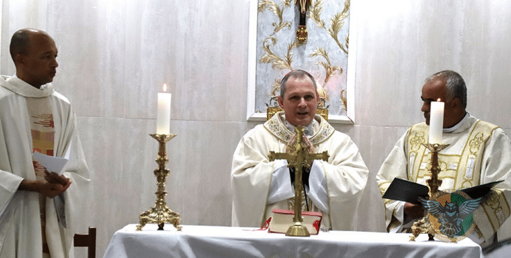 Bispo Dom Catelan Celebra Missa Na Capela Do Batalh O Naval No Rio De