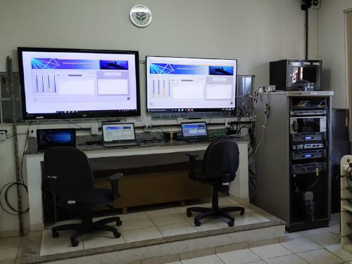central de controle do sistema no laboratorio de acustica